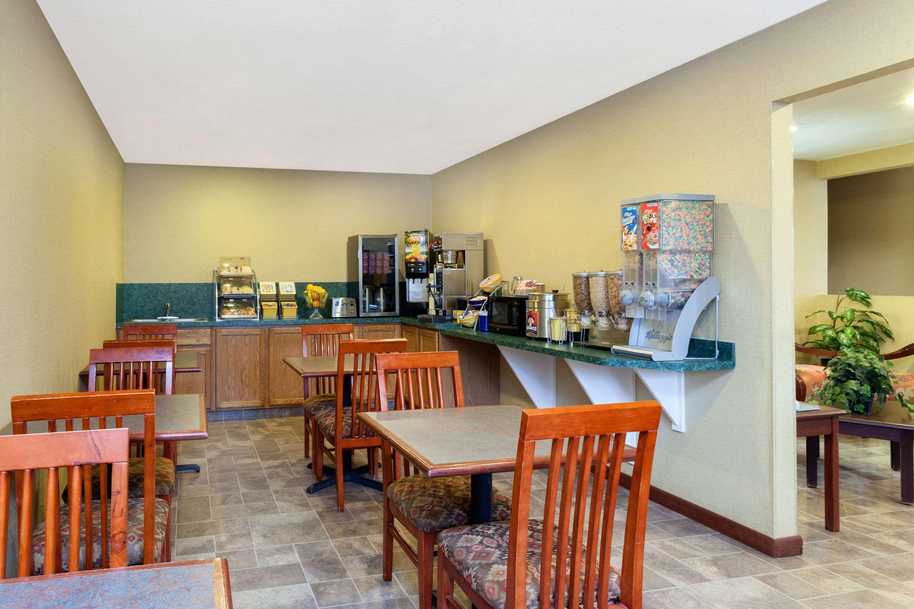 Days Inn By Wyndham Maumee/Toledo Екстер'єр фото
