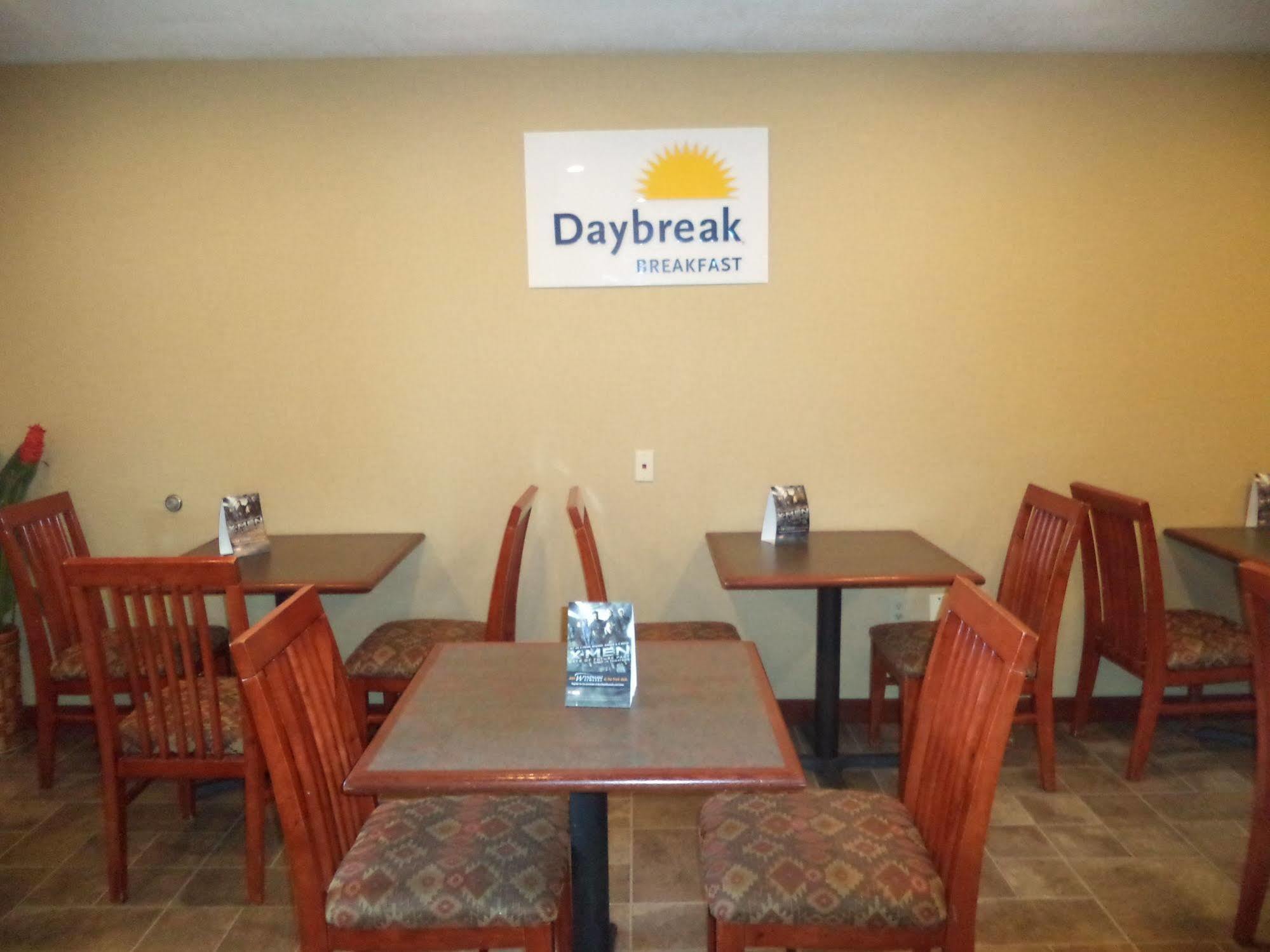 Days Inn By Wyndham Maumee/Toledo Екстер'єр фото